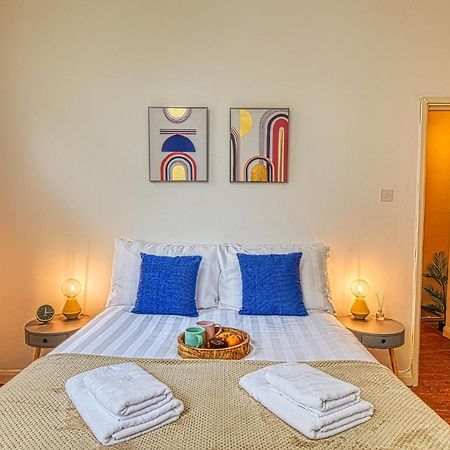 2 Bedroom Apartment In Bath City Centre With Garden & Free Parking Εξωτερικό φωτογραφία