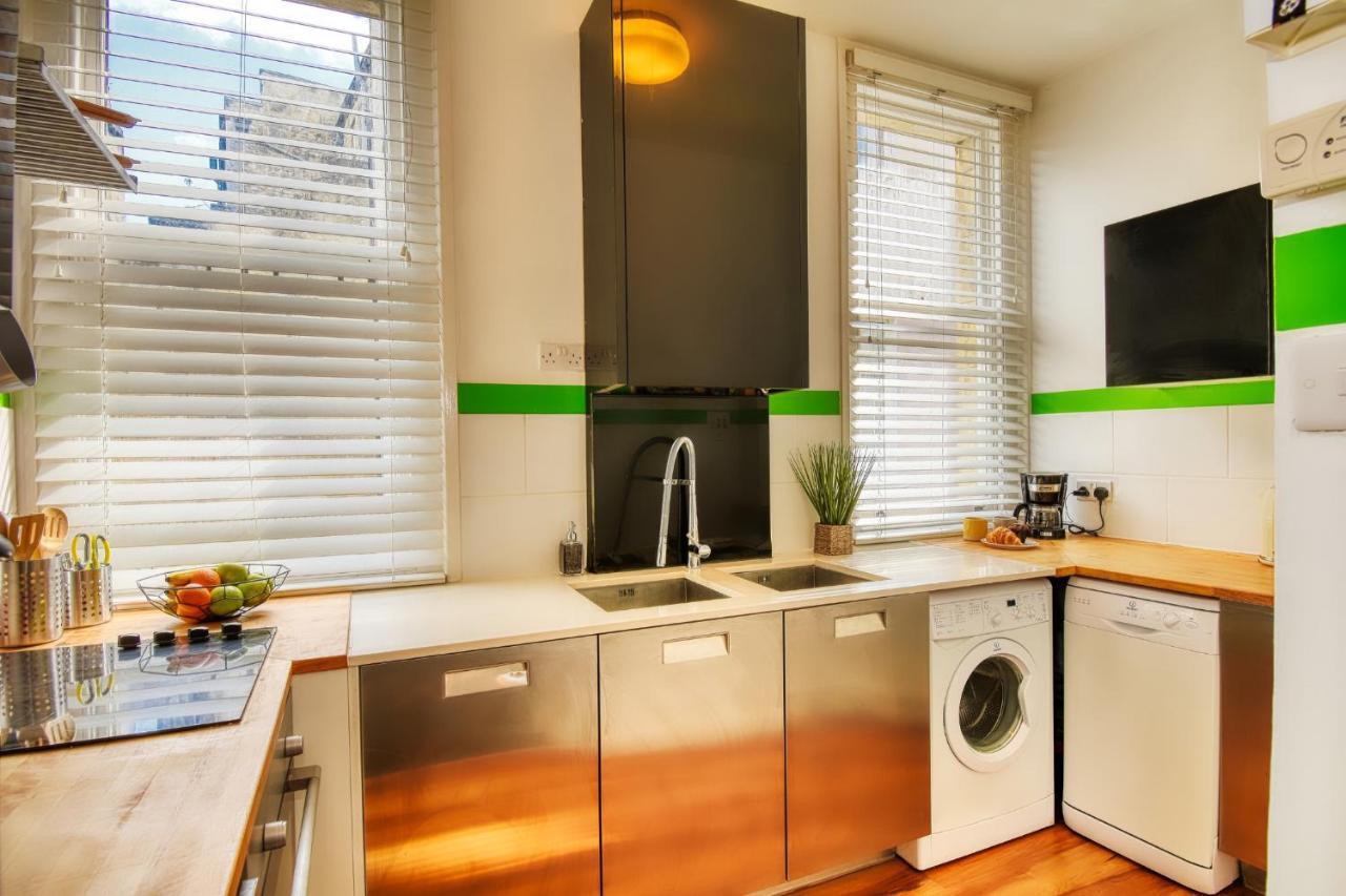 2 Bedroom Apartment In Bath City Centre With Garden & Free Parking Εξωτερικό φωτογραφία
