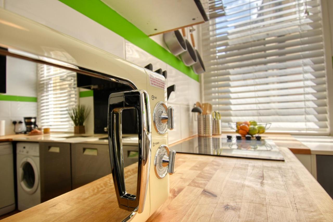 2 Bedroom Apartment In Bath City Centre With Garden & Free Parking Εξωτερικό φωτογραφία