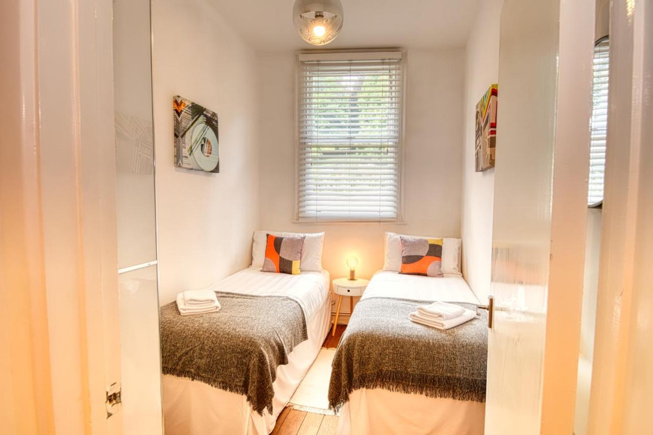2 Bedroom Apartment In Bath City Centre With Garden & Free Parking Εξωτερικό φωτογραφία